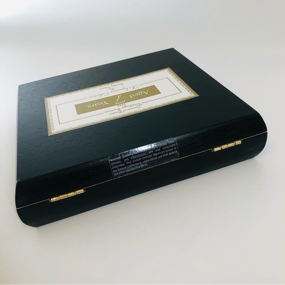 Rocky Patel Churchill Black Wooden Cigar Box - Picture 7 of 14